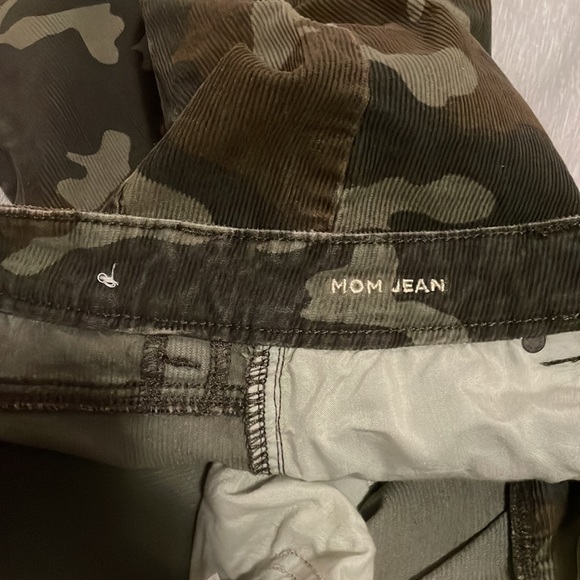 American Eagle Corduroy Mom Jeans Women’s Size 2 Camo High Rise Retro Military - Picture 5 of 6